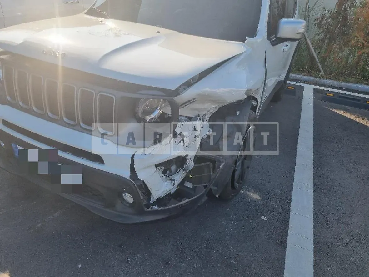 Photo 2 of 16: 2022 Jeep Zip Renegade 1.3 FWD, VIN 1C4NJCD16NPN70476 — Korean insurance auction
