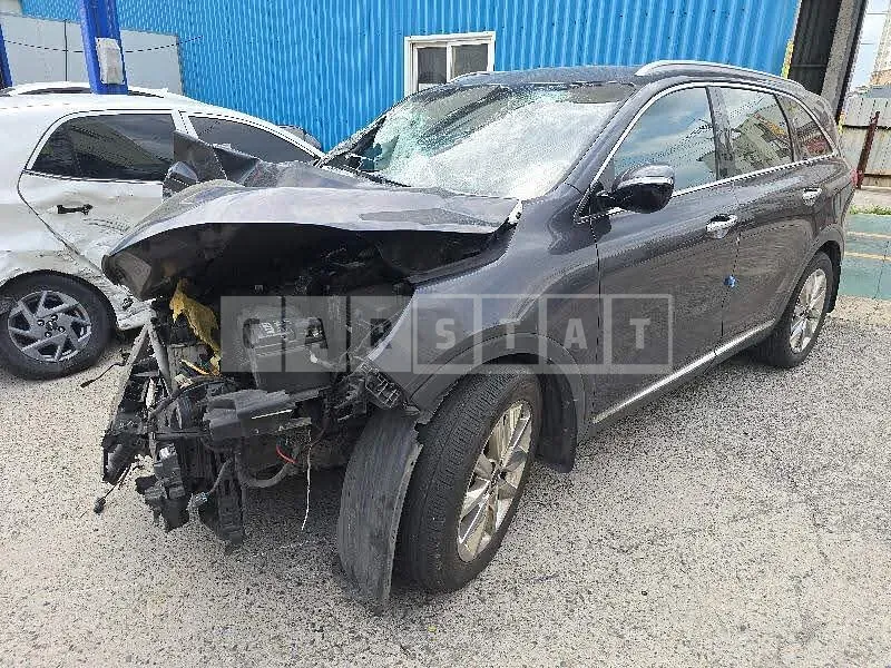 Photo 2 of 8: 2016 Kia Sorento, VIN KNAPH81ADGA197316 — Korean insurance auction