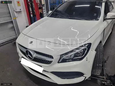 2017 Mercedes-Benz /CLA220