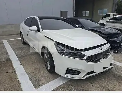 Photo 1 of 6: 2017 Kia K7 — Korean insurance auction