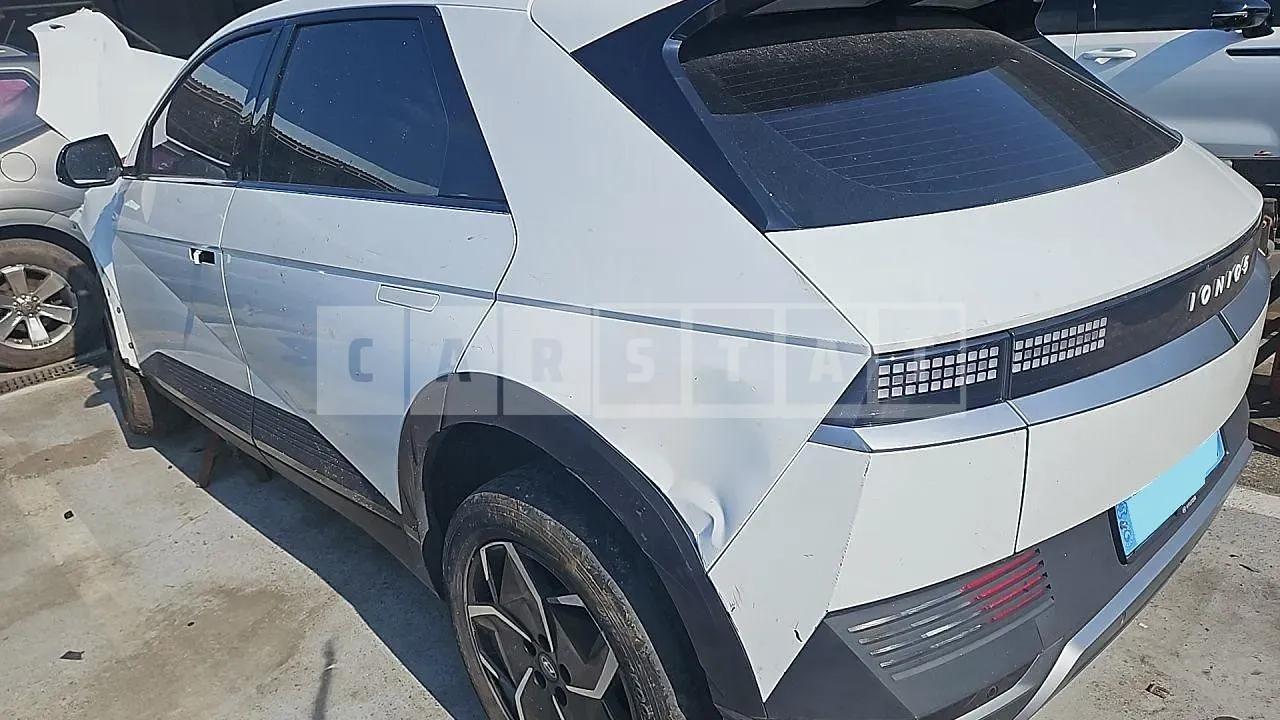 Photo 2 of 32: 2021 Hyundai IONIQ 5, VIN KMHKN81AFNU020106 — Korean insurance auction