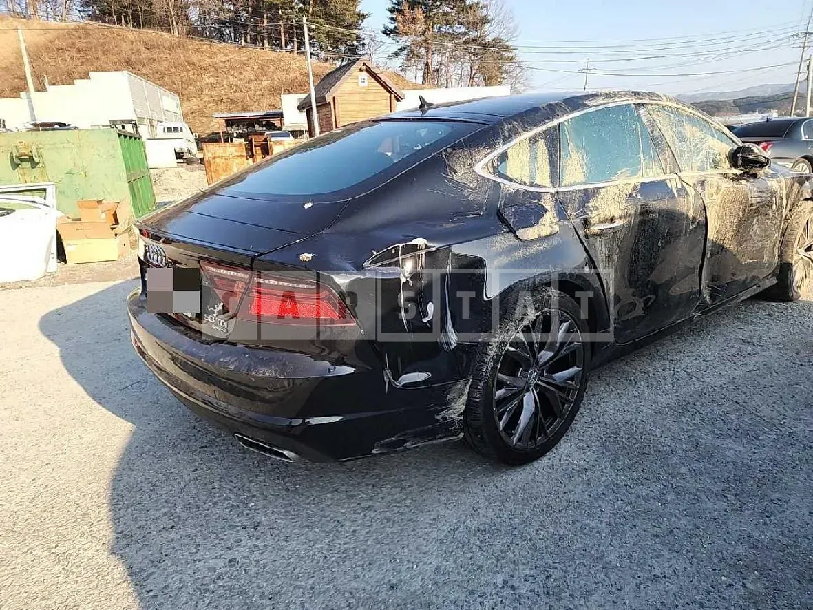 Photo 2 of 26: 2015 Audi A7 50 TDI quattro, VIN WAUZZZ4G2GN014050 — Korean insurance auction