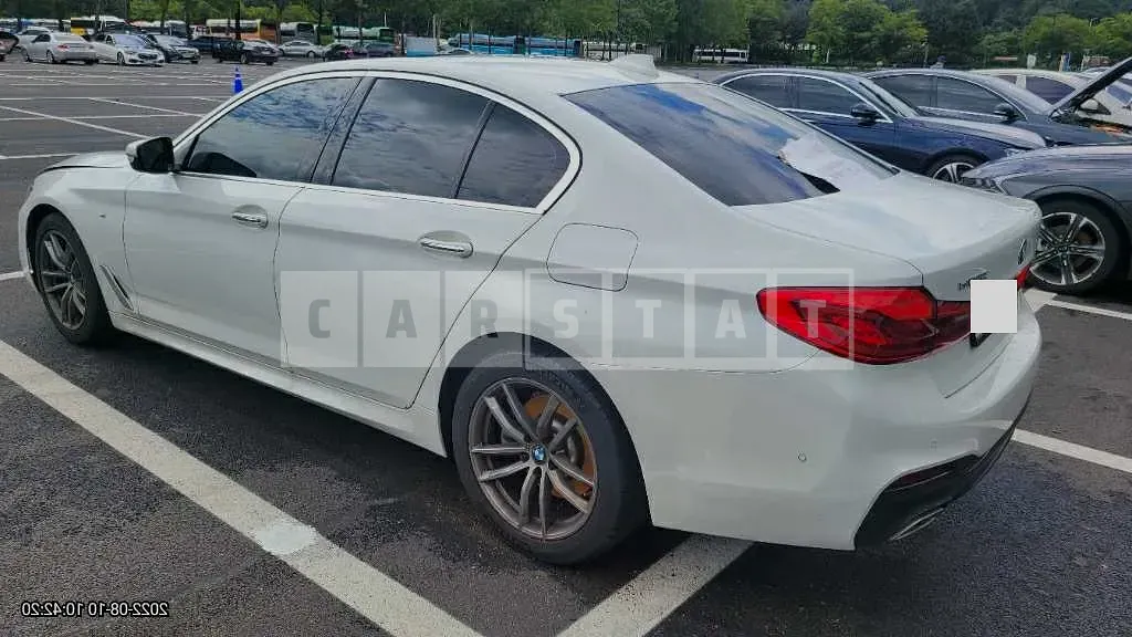Photo 2 of 9: 2018 BMW 520d, VIN WBAJC3107JWB77770 — Korean insurance auction