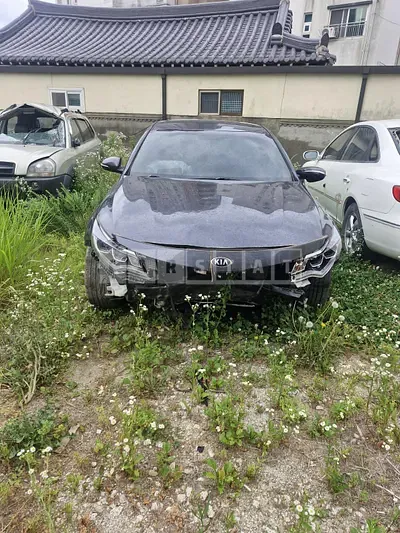 Photo 1 of 9: 2017 Kia K5, VIN KNAGU416BJA235928 — Korean insurance auction