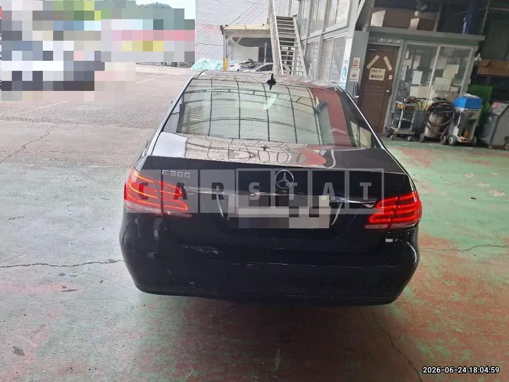 Photo 2 of 19: 2016 Mercedes-Benz E300 — Korean insurance auction