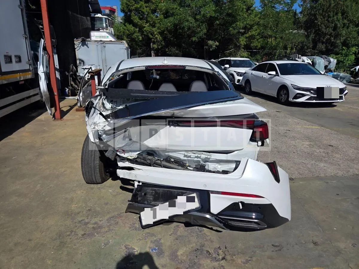 Photo 2 of 9: 2025 Kia K5 — Korean insurance auction