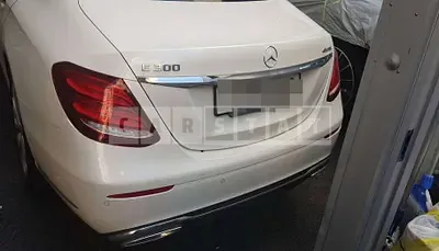Photo 1 of 18: 2019 Mercedes-Benz E 300 4Matic, VIN WDDZF4KB1KA568515 — Korean insurance auction