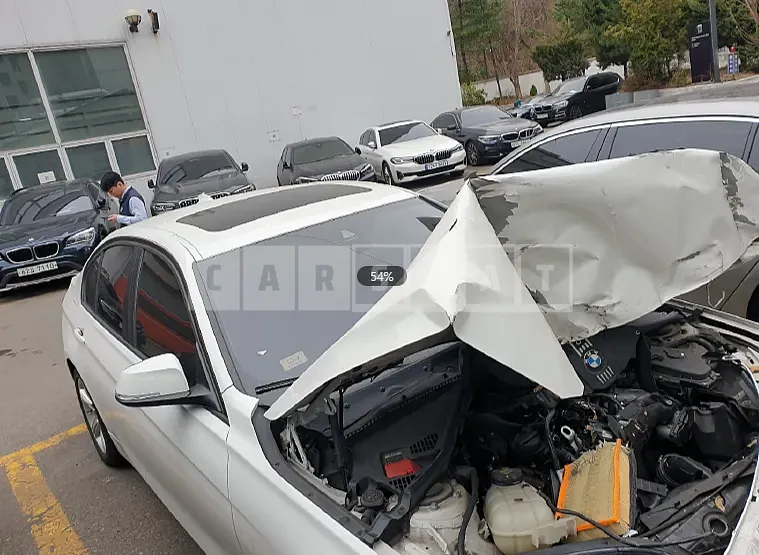 Photo 2 of 18: 2015 BMW 320d, VIN WBA3D3104FK278315 — Korean insurance auction