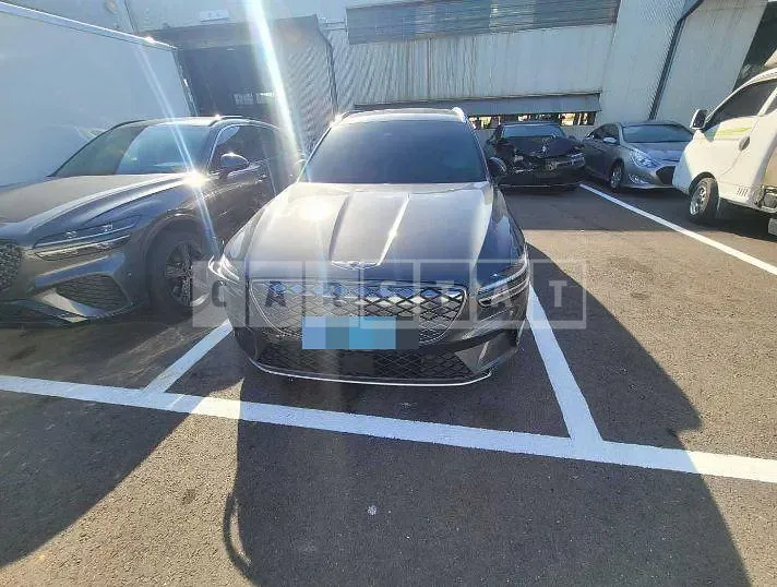 Photo 2 of 69: 2022 Genesis GV70 Electric Car AWD — Korean insurance auction