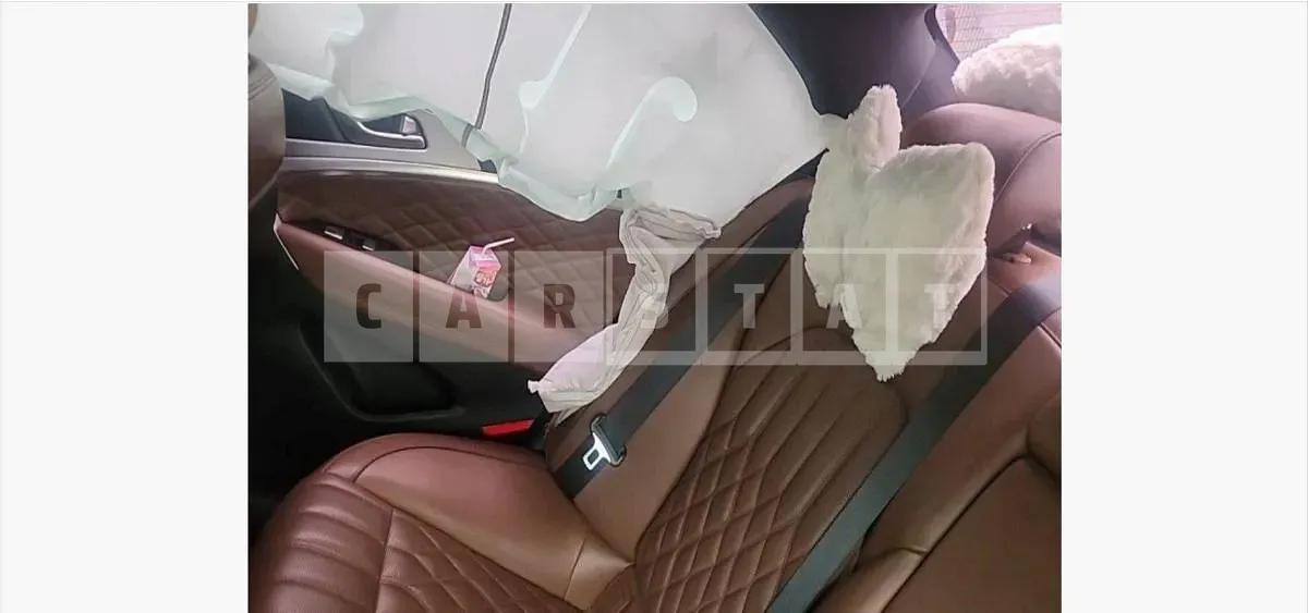 Photo 2 of 10: 2019 Genesis G70 2.0T — Korean insurance auction