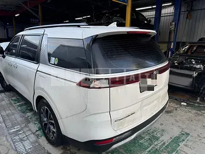 Photo 1 of 8: 2021 Kia Carnivals — Korean insurance auction