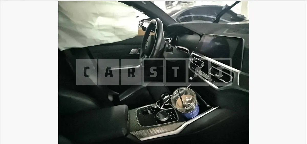 Photo 2 of 45: 2021 BMW 320i — Korean insurance auction