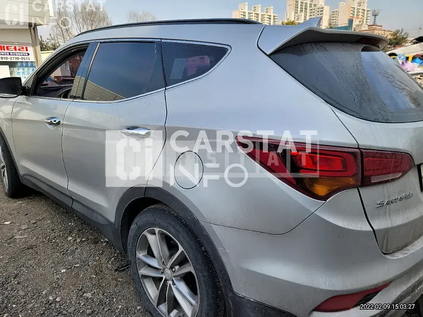 Photo 2 of 11: 2016 Hyundai Santa Fe 2.0, VIN KMHSW81UBGU700526 — Korean insurance auction