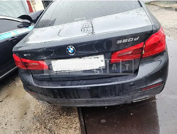 Photo 2 of 10: 2017 BMW 520d xDrive, VIN WBAJC5100HG852193 — Korean insurance auction
