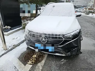 Photo 1 of 24: 2023 Mercedes-Benz EQB300 4Matic — Korean insurance auction