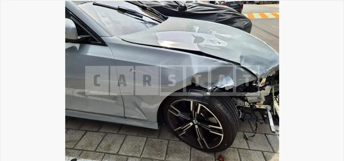 Photo 2 of 9: 2026 BMW 320i — Korean insurance auction