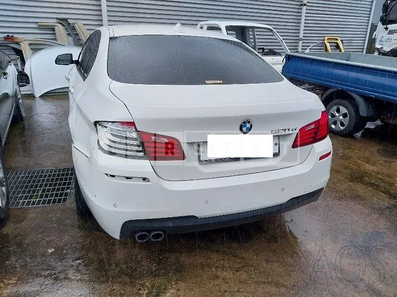 Photo 2 of 8: 2016 BMW 520d, VIN WBA5E510XGG201874 — Korean insurance auction