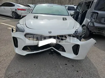 Photo 1 of 17: 2018 Kia Stinger, VIN KNAE751CBJS029587 — Korean insurance auction