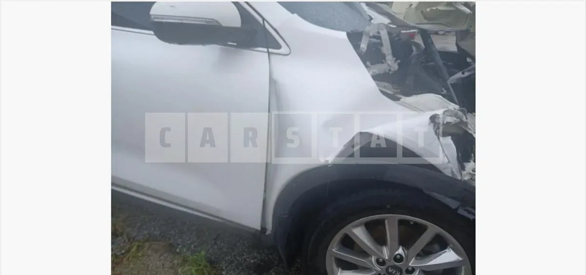 Photo 2 of 23: 2015 Kia Sorento 2.2 — Korean insurance auction