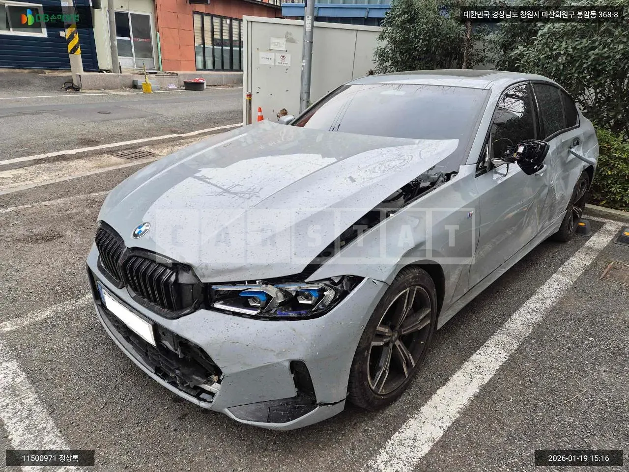 Photo 2 of 23: 2024 BMW 320i, VIN WBA61FS05RFS66905 — Korean insurance auction