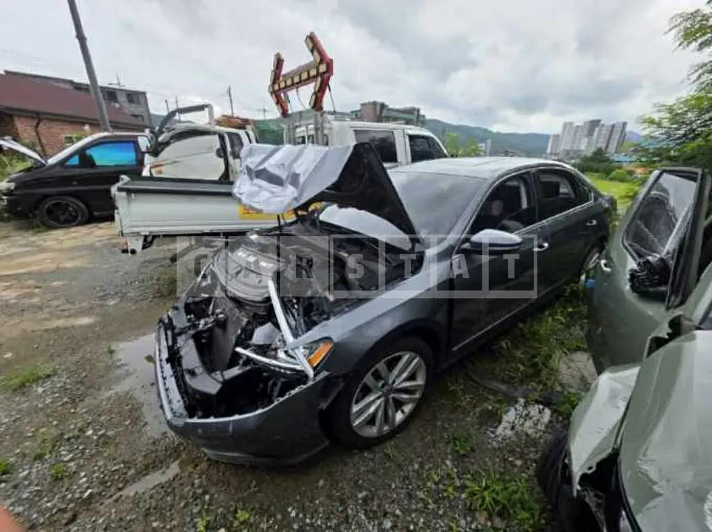 Photo 2 of 6: 2018 Volkswagen Passat 2.0 TSI — Korean insurance auction