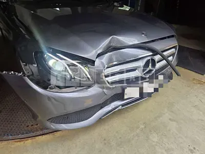 Photo 1 of 4: 2018 Mercedes-Benz E300 — Korean insurance auction