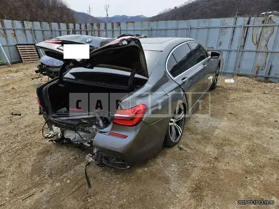 Photo 2 of 12: 2018 BMW 730Ld xDrive — Korean insurance auction