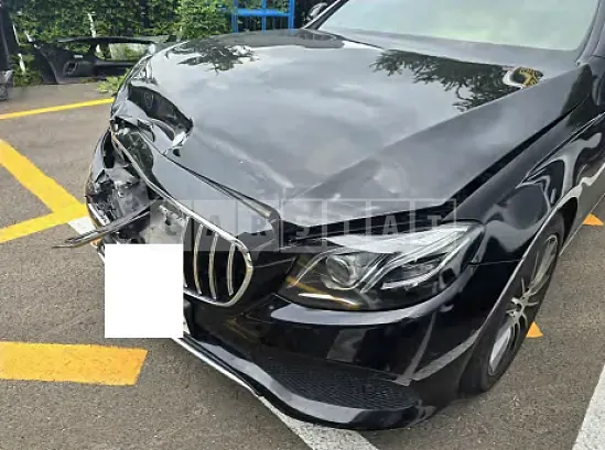 Photo 2 of 11: 2017 Mercedes-Benz E220d — Korean insurance auction