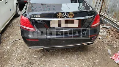 Photo 1 of 15: 2018 Mercedes-Benz E 300 avantgarde(2018.10.1～), VIN WDDZF4JB1KA579192 — Korean insurance auction