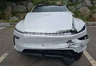 Photo 1 of 33: 2025 Tesla Model Y RWD — Korean insurance auction