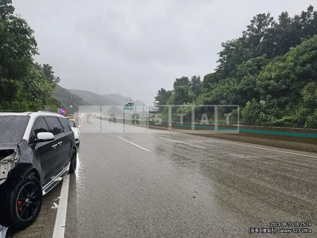 Photo 2 of 12: 2019 Kia Carnival, VIN KNAME81ABKS463482 — Korean insurance auction