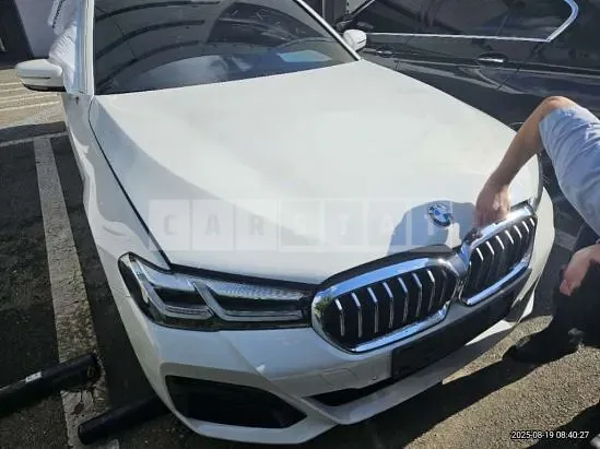 Photo 2 of 13: 2023 BMW 520i — Korean insurance auction