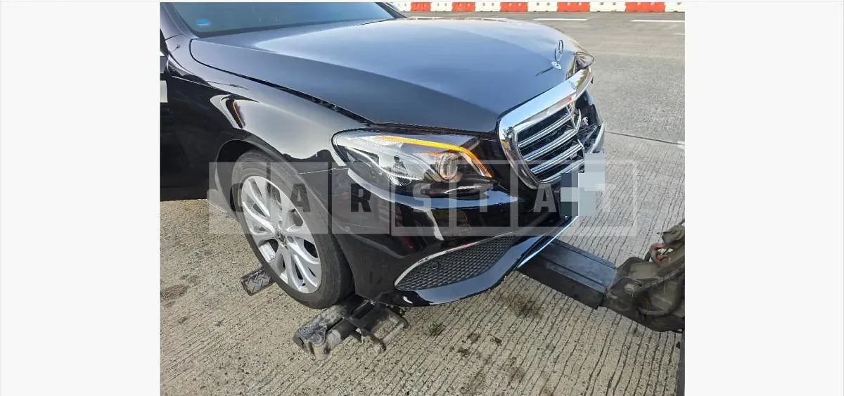 Photo 2 of 41: 2019 Mercedes-Benz E220 d 4Matic — Korean insurance auction