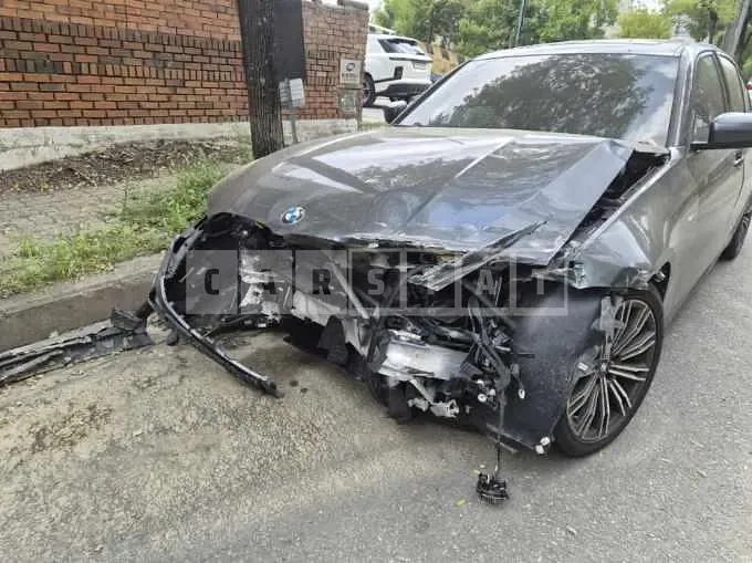 Photo 2 of 13: 2021 BMW 320i, VIN WBA5X5103NFL86167 — Korean insurance auction