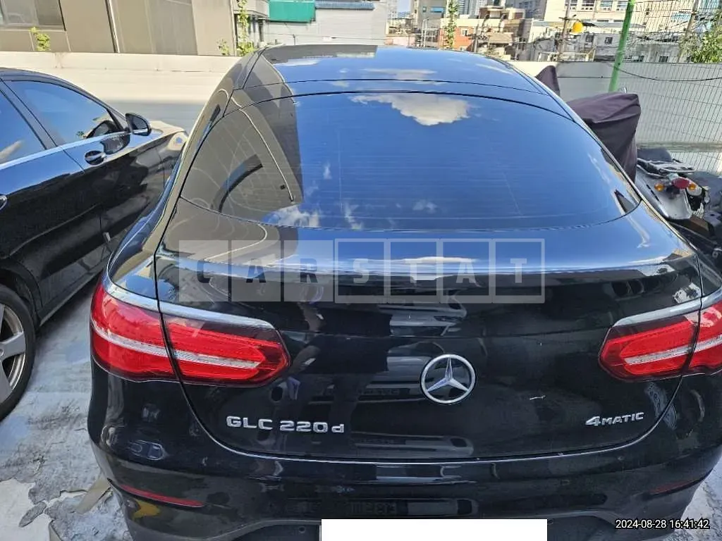 Photo 2 of 50: 2017 Mercedes-Benz GLC220d 4Matic Coupe — Korean insurance auction