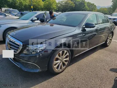 Photo 1 of 9: 2020 Mercedes-Benz E 300 4Matic, VIN W1KZF4KBXLA825253 — Korean insurance auction