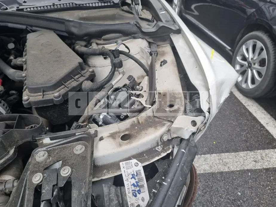 Photo 2 of 11: 2016 BMW 320d, VIN WBA8C5104HK643437 — Korean insurance auction