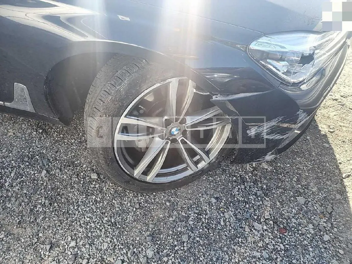 Photo 2 of 15: 2017 BMW 730d xDrive, VIN WBA7C410XJG947757 — Korean insurance auction