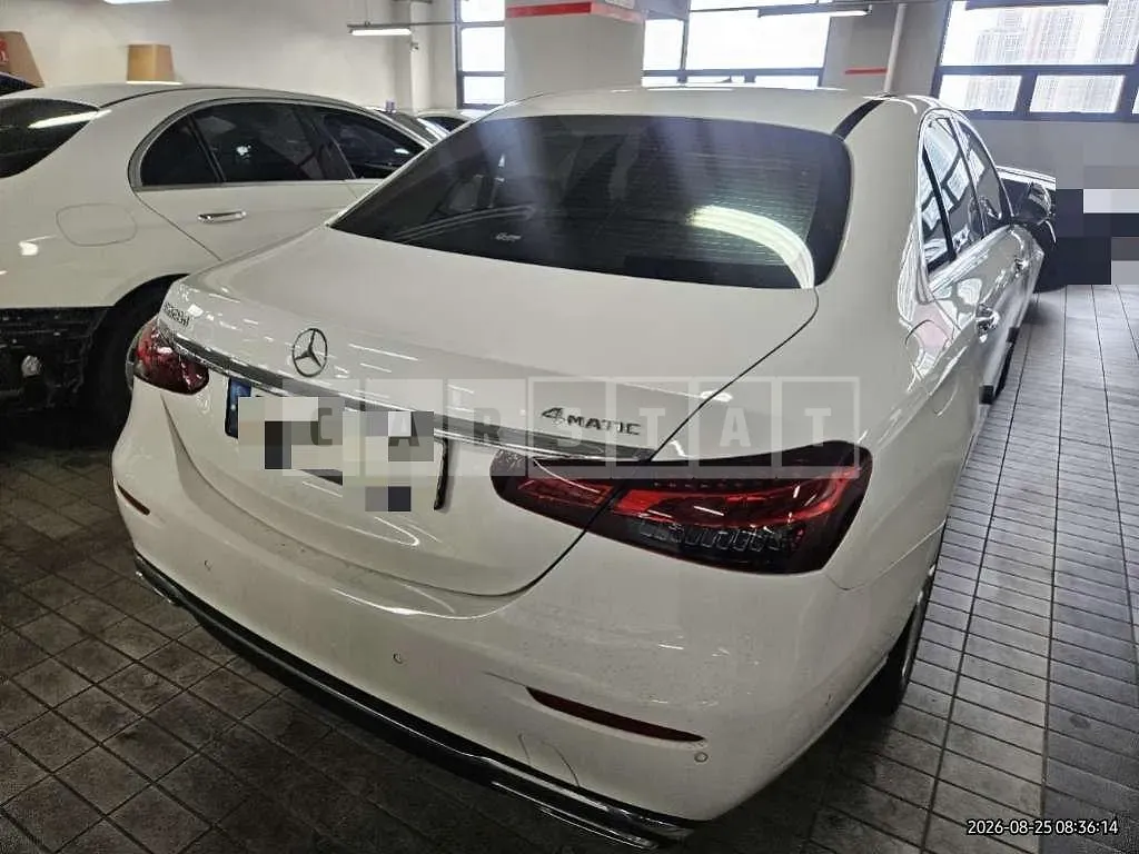 Photo 2 of 32: 2022 Mercedes-Benz E220 d 4Matic — Korean insurance auction