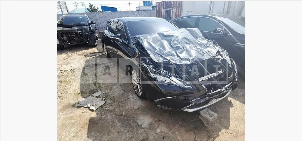 Photo 2 of 12: 2018 Lexus ES300h — Korean insurance auction