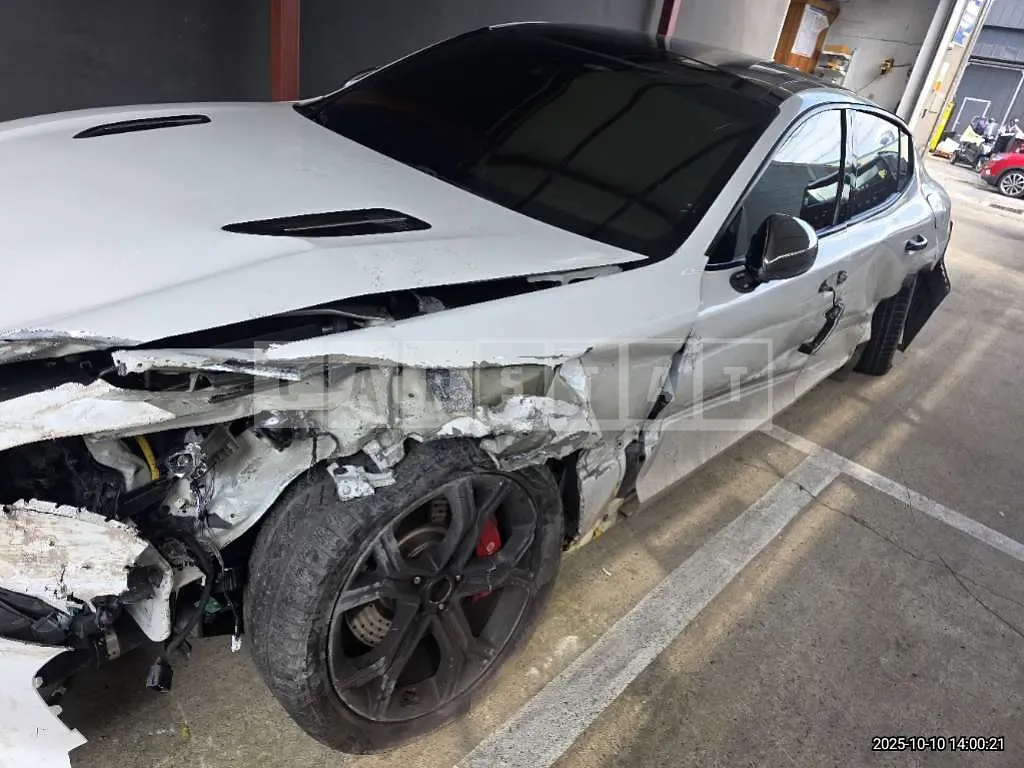 Photo 2 of 20: 2017 Kia Stinger 3.3 AWD — Korean insurance auction