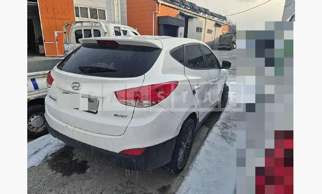 Photo 2 of 10: 2014 Hyundai Tucson ix — Korean insurance auction