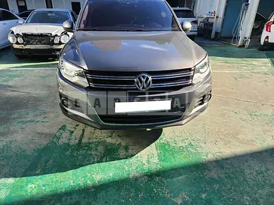 Photo 1 of 26: 2016 Volkswagen Tiguan 2.0 TDI BMT, VIN WVGZZZ5NZGW085856 — Korean insurance auction
