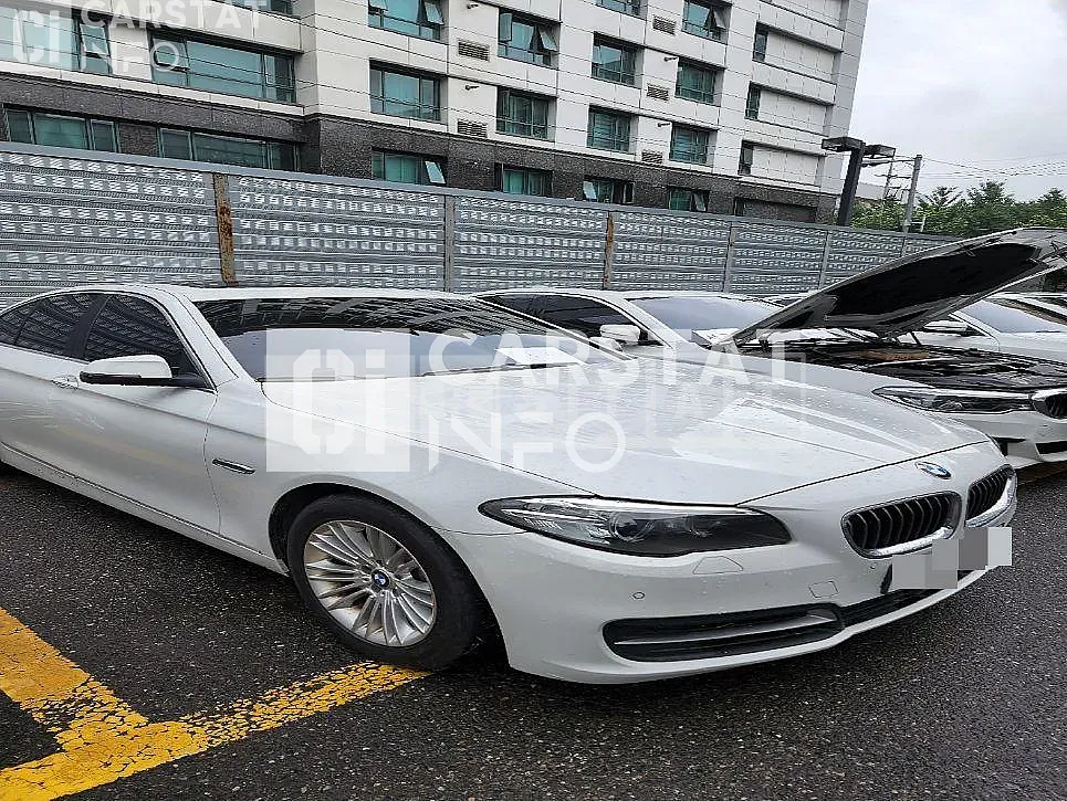 Photo 2 of 12: 2015 BMW Calm 520d — Korean insurance auction