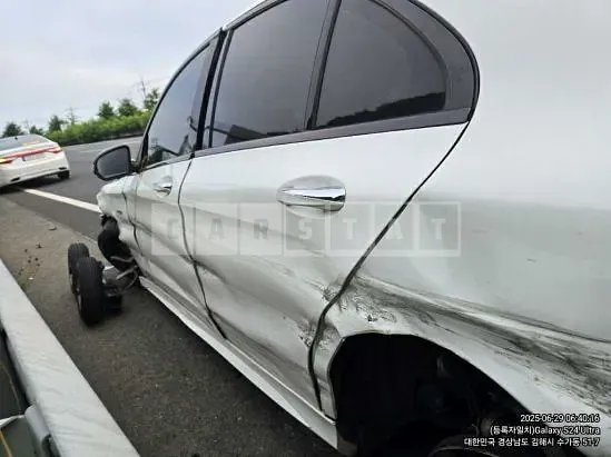 Photo 2 of 39: 2018 Mercedes-Benz C43 AMG 4Matic — Korean insurance auction