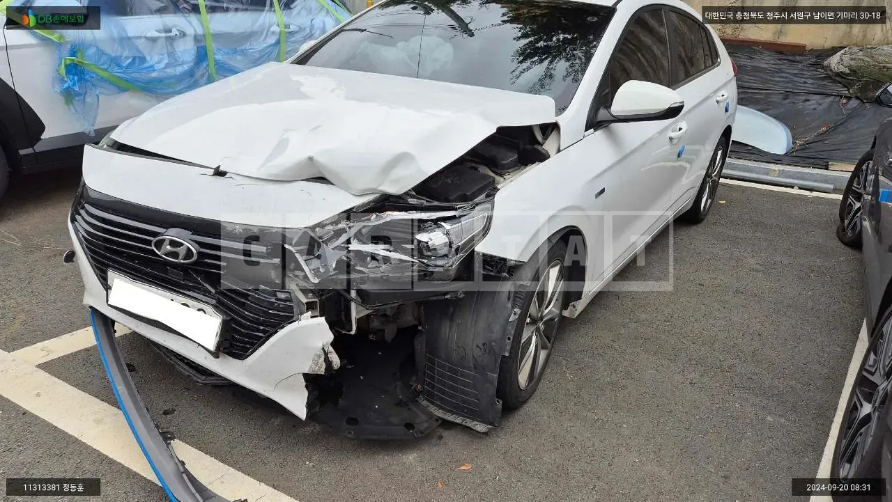 Photo 2 of 22: 2017 Hyundai IONIQ Hybrid, VIN KMHC851CGHU039435 — Korean insurance auction