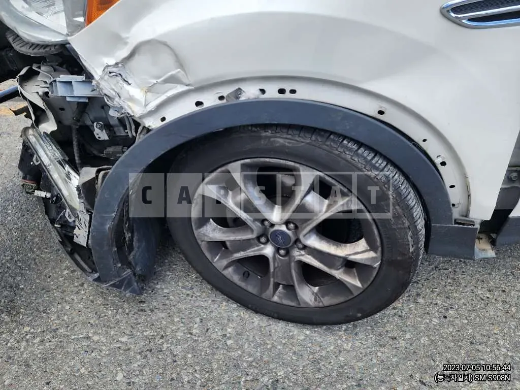 Photo 2 of 10: 2015 Ford Escape, VIN 1FMCU9J98FUA71866 — Korean insurance auction