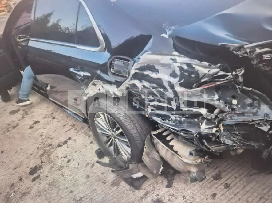 Photo 2 of 9: 2016 Genesis EQ900 — Korean insurance auction