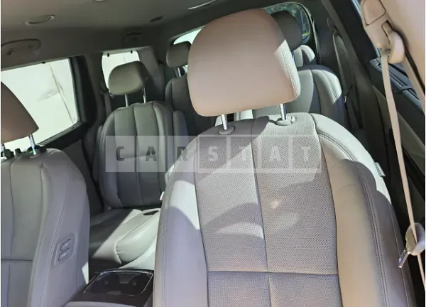 Photo 2 of 8: 2019 Kia Carnival — Korean insurance auction