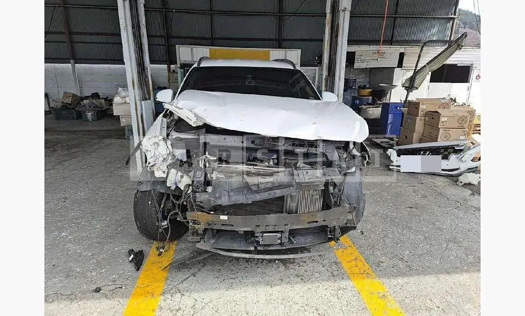 Photo 2 of 14: 2018 Hyundai Santa Fe TM — Korean insurance auction